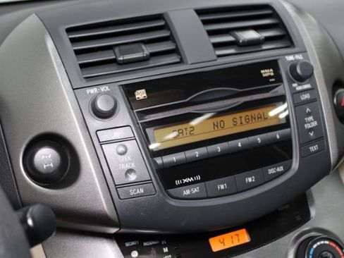 Used 2011 Toyota RAV4 LE w/ Upgrade Value Pkg image 15