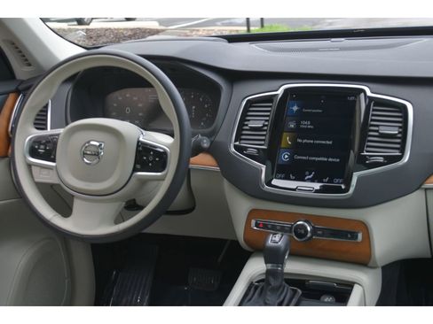 Used 2022 Volvo XC90 T6 Momentum w/ Advanced Package AWD/4WD image 18