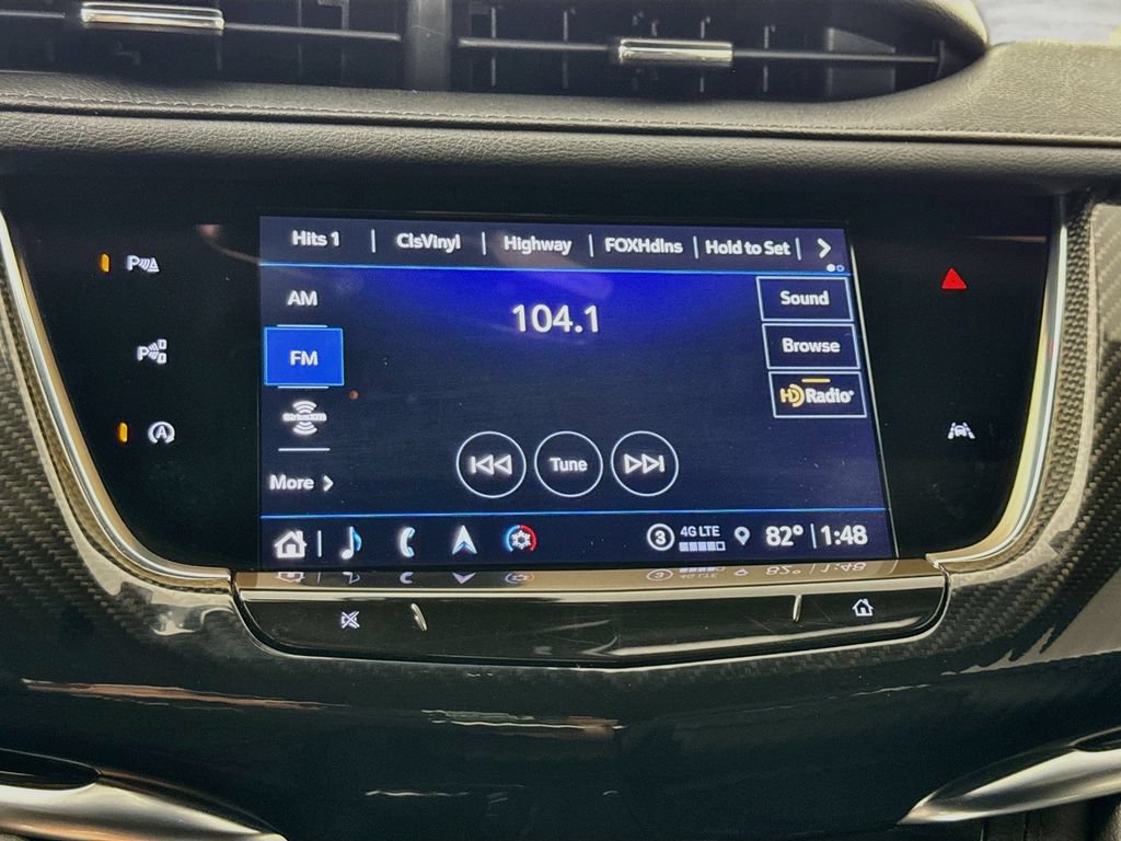 Used 2023 Cadillac XT6 Sport w/ Technology Package AWD/4WD image 16