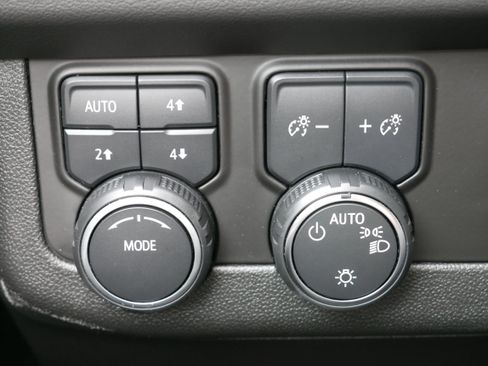 Certified 2023 Chevrolet Suburban High Country w/ Premium Package 2 AWD/4WD image 36