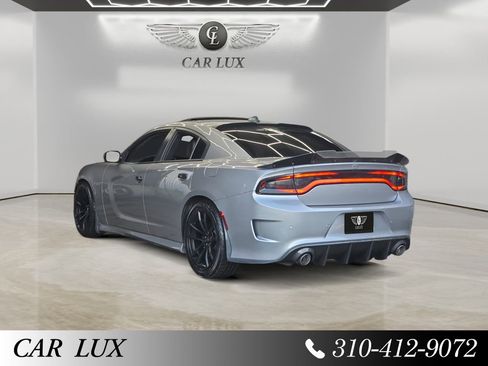 Used 2017 Dodge Charger R/T image 3