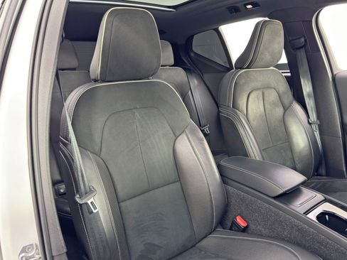 Used 2021 Volvo XC40 P8 Recharge w/ Advanced Package image 37