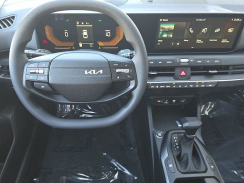 New 2026 Kia K4 LXS image 12
