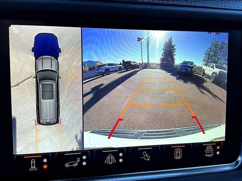 Used 2023 GMC Yukon Denali Ultimate image 23