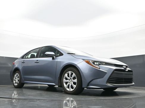 Used 2025 Toyota Corolla LE FWD image 20