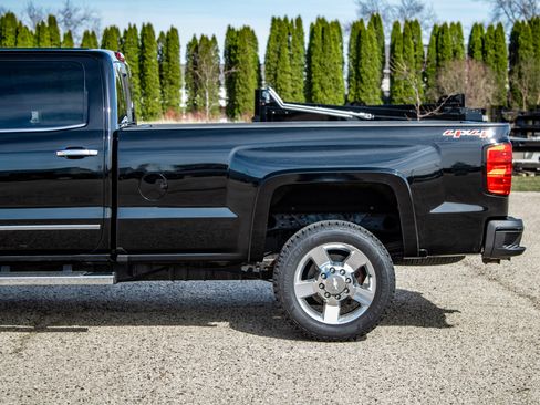 Used 2016 Chevrolet Silverado 2500 High Country w/ High Country Premium Package AWD/4WD image 40