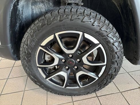 Used 2025 Jeep Compass Trailhawk AWD/4WD image 24