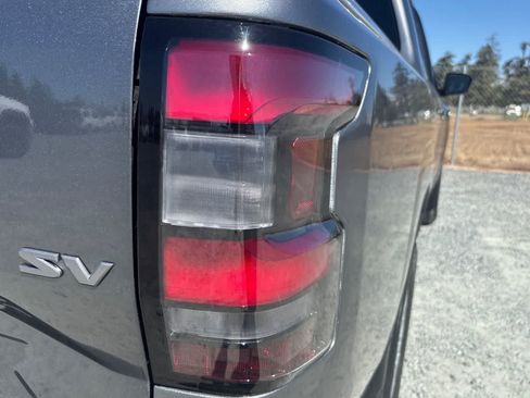 Used 2022 Nissan Frontier SV RWD image 13