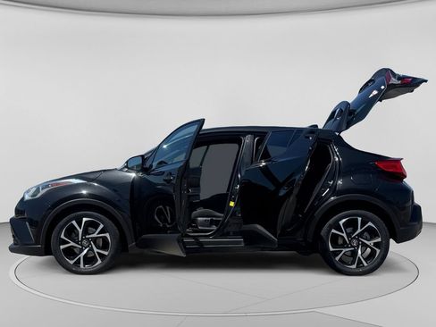 Used 2018 Toyota C-HR XLE FWD image 28