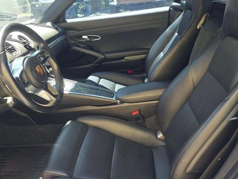 Used 2018 Porsche 718 Cayman RWD image 3