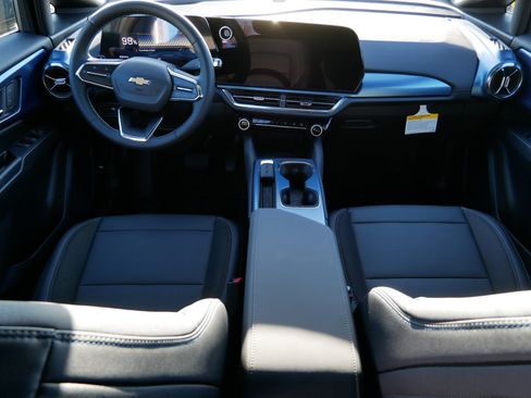 New 2026 Chevrolet Equinox EV LT image 6