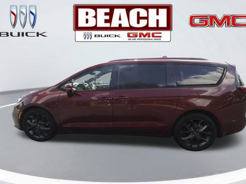 Used 2022 Chrysler Pacifica Limited w/ S Appearance Package FWD image 6
