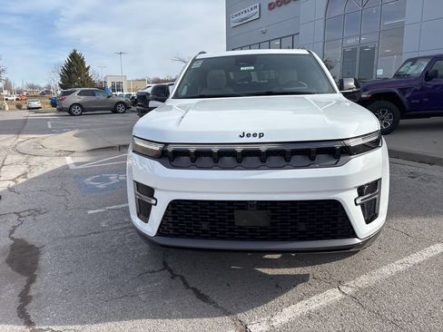 New 2026 Jeep Grand Wagoneer Summit image 10