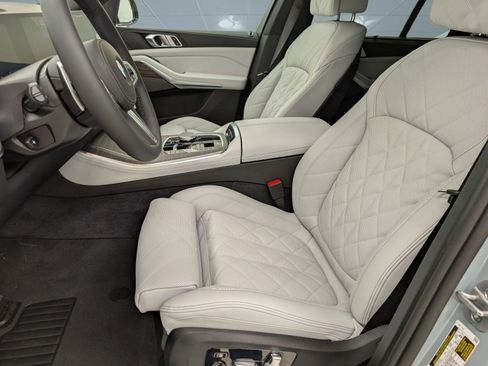 New 2026 BMW X5 xDrive40i w/ M Sport Package AWD/4WD image 5