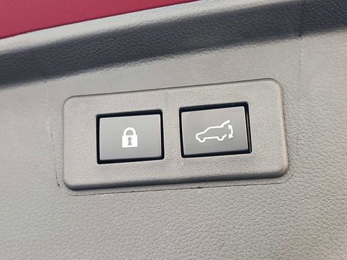 Used 2025 Subaru Outback Premium image 28