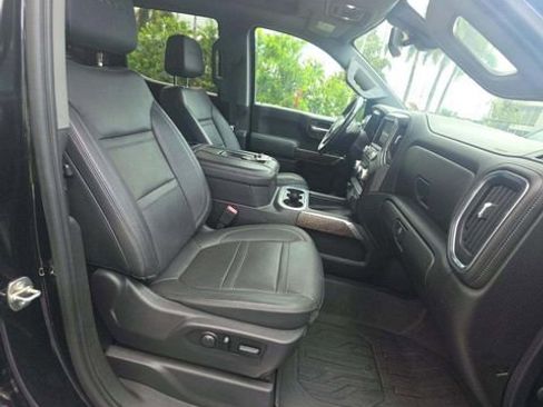 Used 2019 GMC Sierra 1500 Denali w/ Driver Alert Package II AWD/4WD image 4