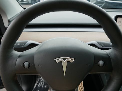 Used 2022 Tesla Model Y Performance AWD/4WD image 25