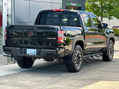 Used 2023 Nissan Frontier PRO-4X w/ Technology Package AWD/4WD image 3