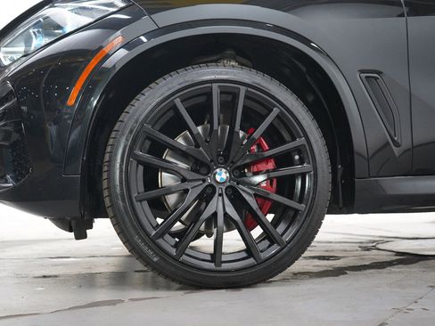 Used 2022 BMW X5 xDrive40i w/ M Sport Package AWD/4WD image 34