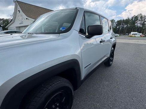 Used 2021 Jeep Renegade Sport AWD/4WD image 14