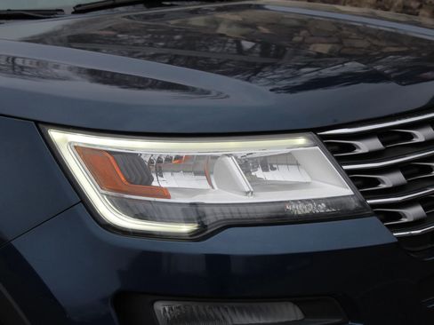 Used 2017 Ford Explorer Limited w/ Equipment Group 301A image 43