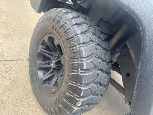 Used 2010 Jeep Wrangler Unlimited Sahara AWD/4WD image 8