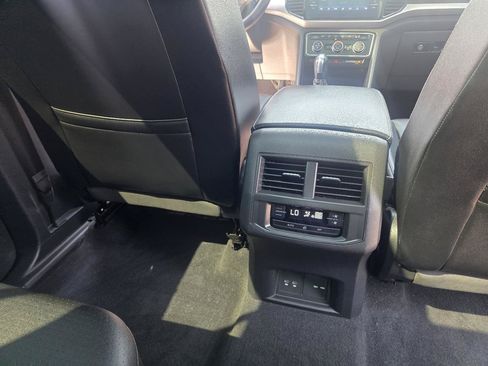 Used 2022 Volkswagen Atlas SE AWD/4WD image 12