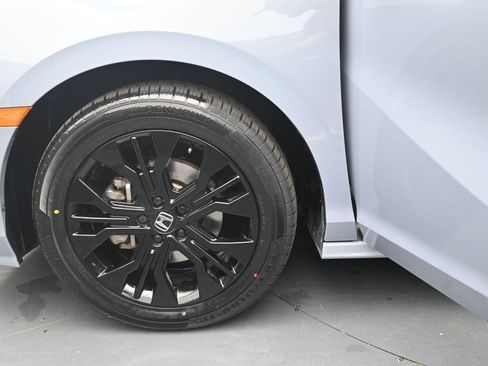 Used 2025 Honda Odyssey Sport-L image 11