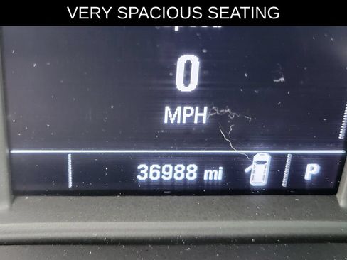 Used 2022 Chevrolet Traverse LS FWD image 24