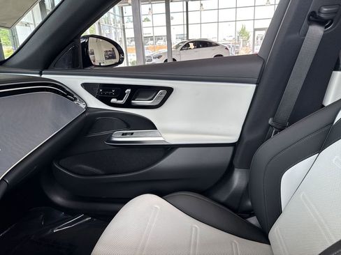 New 2025 Mercedes-Benz E 53 AMG e 4MATIC Sedan image 27