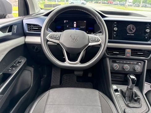 Used 2022 Volkswagen Taos SE w/ Driver Assistance Package AWD/4WD image 19