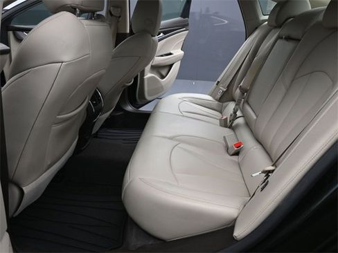 Used 2017 Buick LaCrosse Preferred image 13