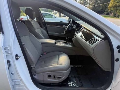 Used 2016 Hyundai Genesis 3.8 RWD image 20