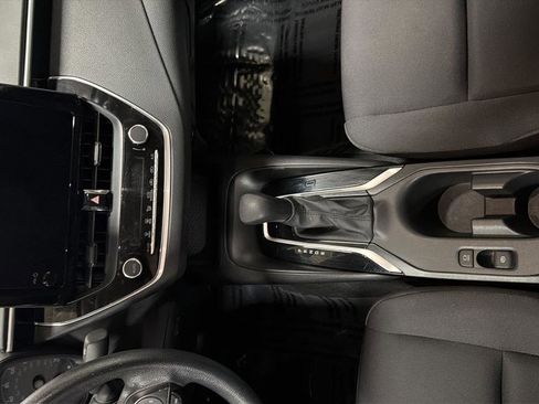 Used 2024 Toyota Corolla LE FWD image 19