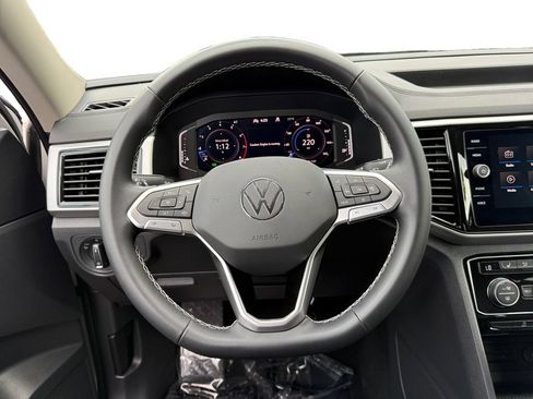Used 2023 Volkswagen Atlas SE AWD/4WD image 12