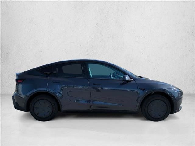Used 2026 Tesla Model Y 2WD image 4