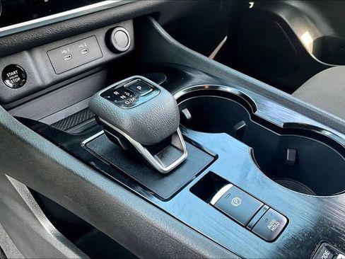 Used 2025 Nissan Rogue S FWD image 18