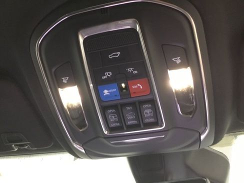 New 2025 Jeep Grand Cherokee L Limited w/ Luxury Tech Group II image 45