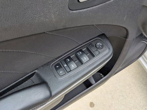 Used 2023 Dodge Charger SXT image 9