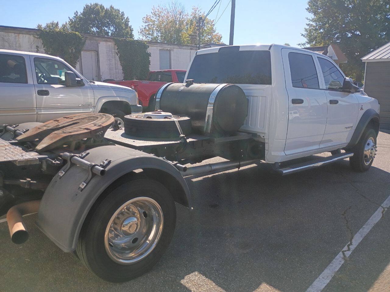 Used 2020 RAM 5500 Tradesman w/ Chrome Appearance Group AWD/4WD image 7