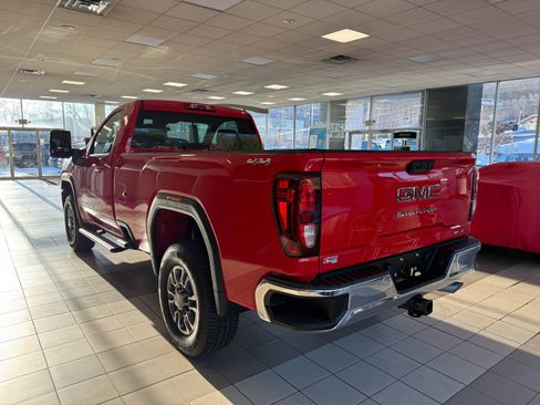 Used 2025 GMC Sierra 3500 SLE image 3