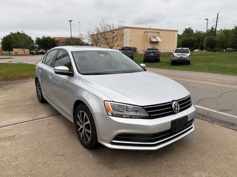 Used 2015 Volkswagen Jetta TDI SE image 4