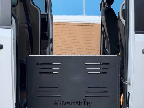 Used 2019 Dodge Grand Caravan SE image 19