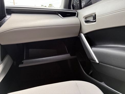 Used 2025 Toyota Corolla Cross L FWD image 41