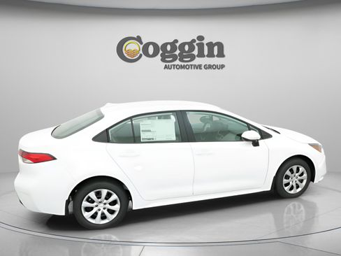 New 2026 Toyota Corolla LE FWD image 19