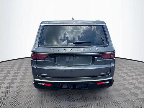 Used 2023 Jeep Wagoneer L Series II AWD/4WD image 7