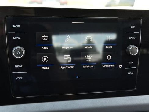 Used 2025 Volkswagen Jetta SE w/ Sunroof Package FWD image 14