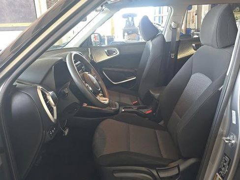 Certified 2025 Kia Soul LX w/ LX Technology Package FWD image 7