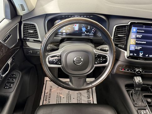 Used 2018 Volvo XC90 T6 Momentum w/ Convenience Package AWD/4WD image 10