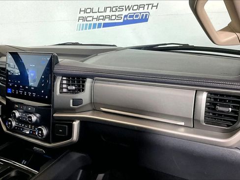 Certified 2024 Ford Expedition XLT RWD image 12